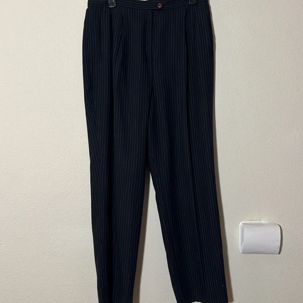 Le Suit pinstripe Navy pantsuit size 14 - Picture 5 of 6